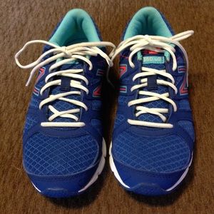 New Balance woman's sneakers